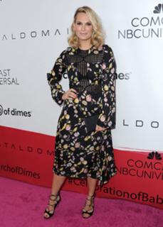 Molly Sims feet photo thumbnail