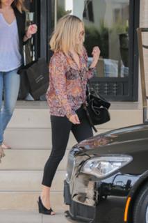 Molly Sims feet photo thumbnail