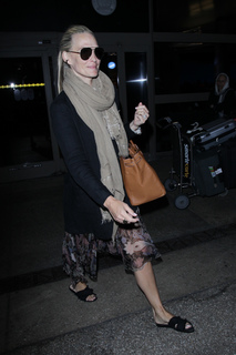 Molly Sims feet photo thumbnail
