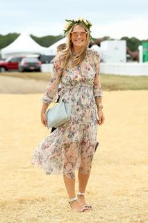 Molly Sims feet photo thumbnail