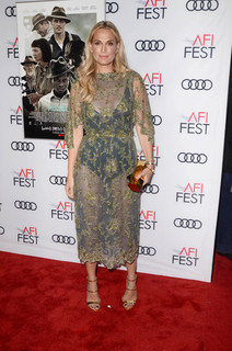 Molly Sims feet photo thumbnail