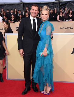 Molly Sims feet photo thumbnail