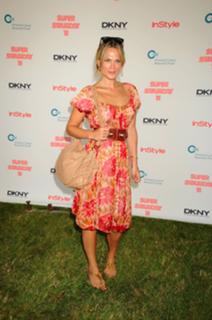 Molly Sims feet photo thumbnail
