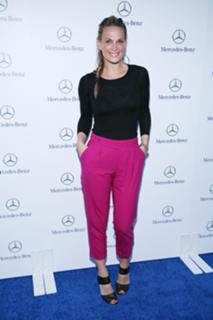 Molly Sims feet photo thumbnail
