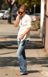 Molly Sims feet photo thumbnail