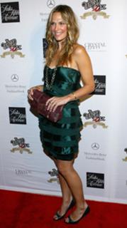 Molly Sims feet photo thumbnail
