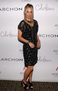 Molly Sims feet photo thumbnail