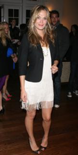 Molly Sims feet photo thumbnail