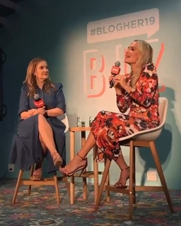 Molly Sims feet photo thumbnail
