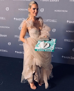 Molly Sims feet photo thumbnail