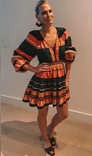 Molly Sims feet photo thumbnail