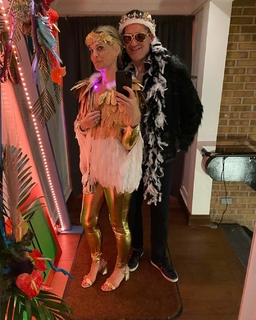 Molly Sims feet photo thumbnail