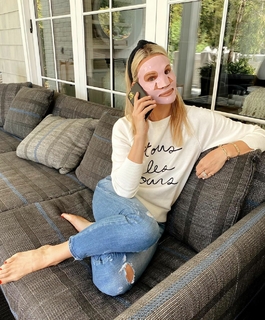 Molly Sims feet photo thumbnail