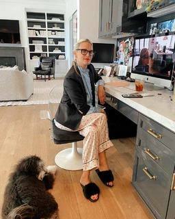 Molly Sims feet photo thumbnail