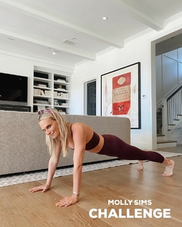 Molly Sims feet photo thumbnail