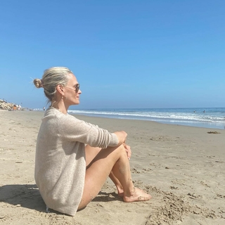 Molly Sims feet photo thumbnail
