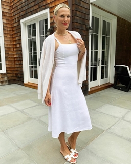 Molly Sims feet photo thumbnail
