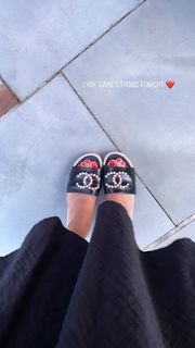 Molly Sims feet photo thumbnail