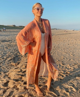 Molly Sims feet photo thumbnail