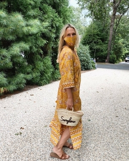 Molly Sims feet photo thumbnail