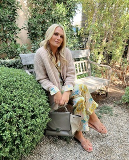 Molly Sims feet photo thumbnail