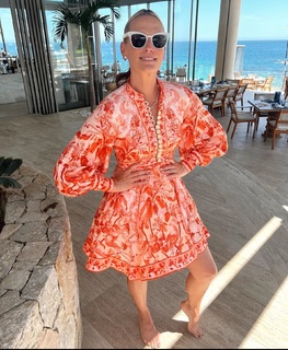 Molly Sims feet photo thumbnail