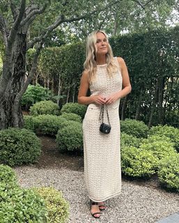 Molly Sims feet photo thumbnail