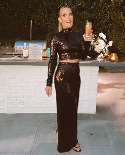 Molly Sims feet photo thumbnail