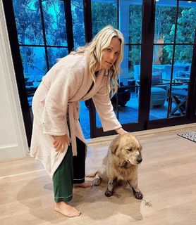 Molly Sims feet photo thumbnail