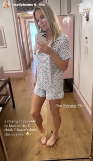 Molly Sims feet photo thumbnail