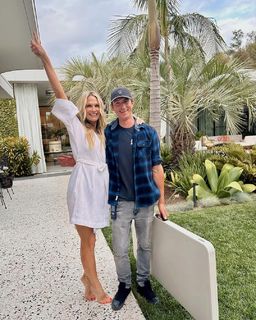 Molly Sims feet photo thumbnail