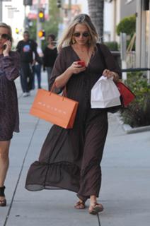 Molly Sims feet photo thumbnail