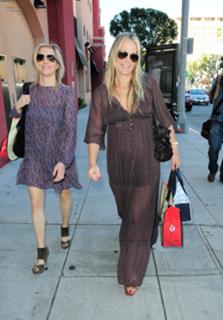 Molly Sims feet photo thumbnail
