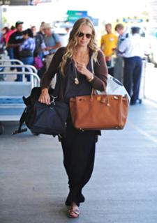 Molly Sims feet photo thumbnail