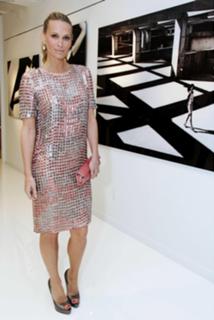 Molly Sims feet photo thumbnail