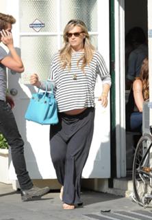 Molly Sims feet photo thumbnail