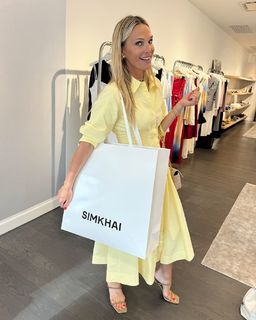 Molly Sims feet photo thumbnail