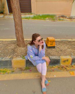 Momina Iqbal feet photo 5