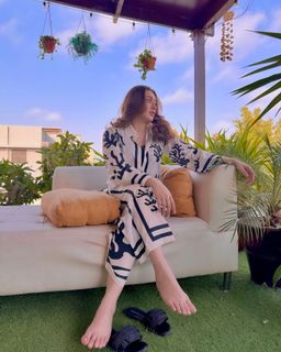Momina Iqbal feet photo 20