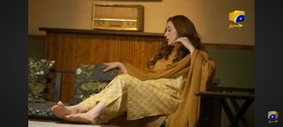 Momina Iqbal feet photo 3