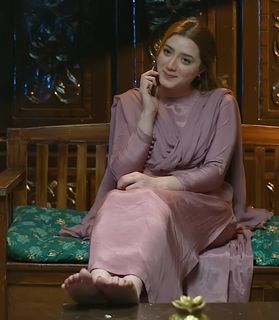 Momina Iqbal feet photo 15
