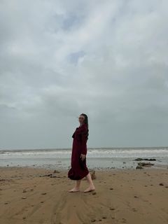 Momina Iqbal feet photo 13