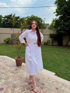 Momina Iqbal feet photo 10