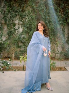 Momina Iqbal feet photo 4