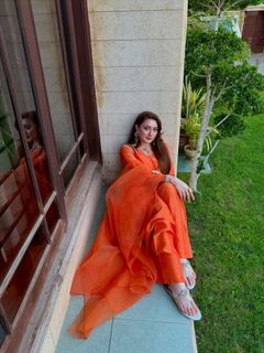 Momina Iqbal feet photo 5