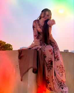 Momina Iqbal feet photo 19