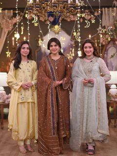 Momina Iqbal feet photo 2