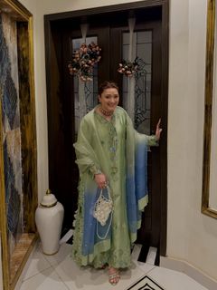 Momina Iqbal feet photo 10