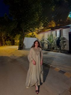 Momina Iqbal feet photo 5