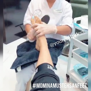 Momina Mustehsan feet photo 12